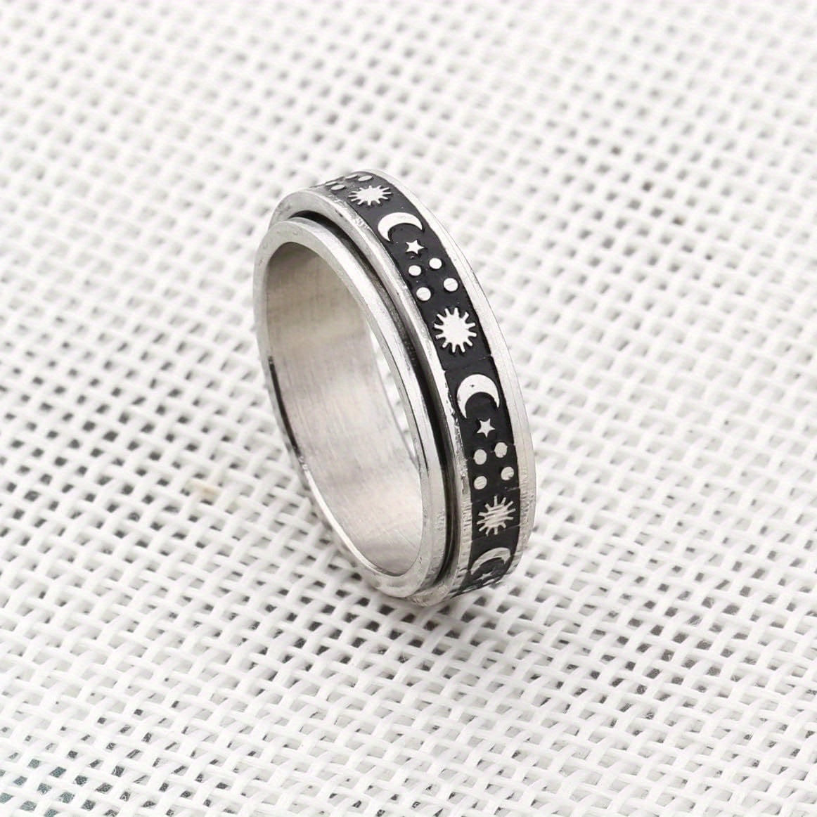 1pc Stainless Steel Rotatable Couple Ring - Vintage Celestial Design with Sun & Moon Phases, Black & Golden Tone Interlocking Bands, Unisex Jewelry Gift for Anniversary, Graduation, Summer Daily Wear, Celestial Jewelry, Anniversary Present, Minimalist