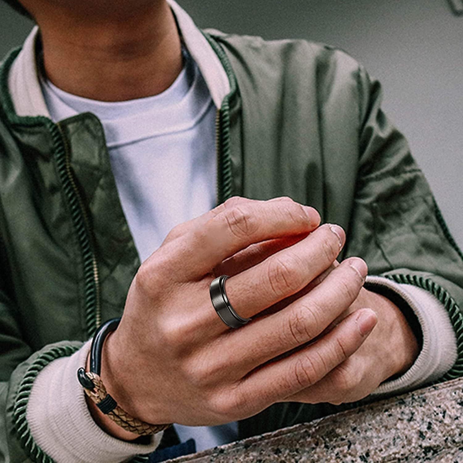 4pcs Black Spinner Rings for Men Women Fidget Rings Cool Mens Rings 316L Stainless Steel Stress Anxiety Relieving Rings Fashion Wide Wedding Promise Band Ring Set